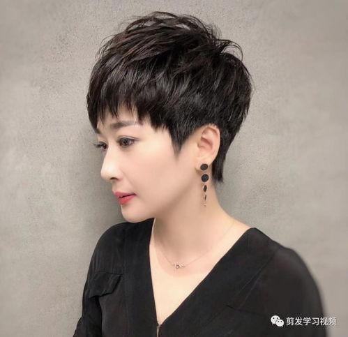 帅气超短发女生图片,揭秘超短发女生的时尚风采